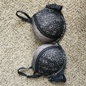 Victoria's Secret Very Sexy Push Up Bra 34B Black Lace Floral